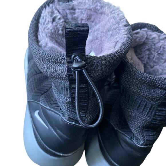 NIKE Roshe Run Hi Sneaker Boot Womens Sz 7.5 Black Knit Ankle Boots High Top - Picture 7 of 8